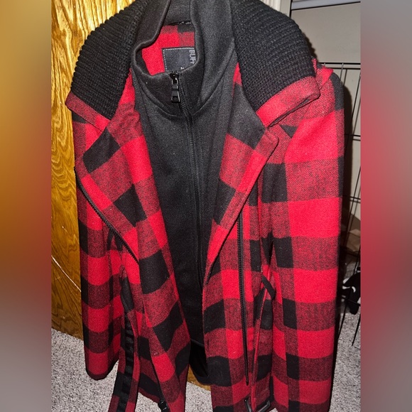 Red and black buffalo wool pea coat lined w/ pockets zippers and tiesEUC size s - Picture 3 of 10